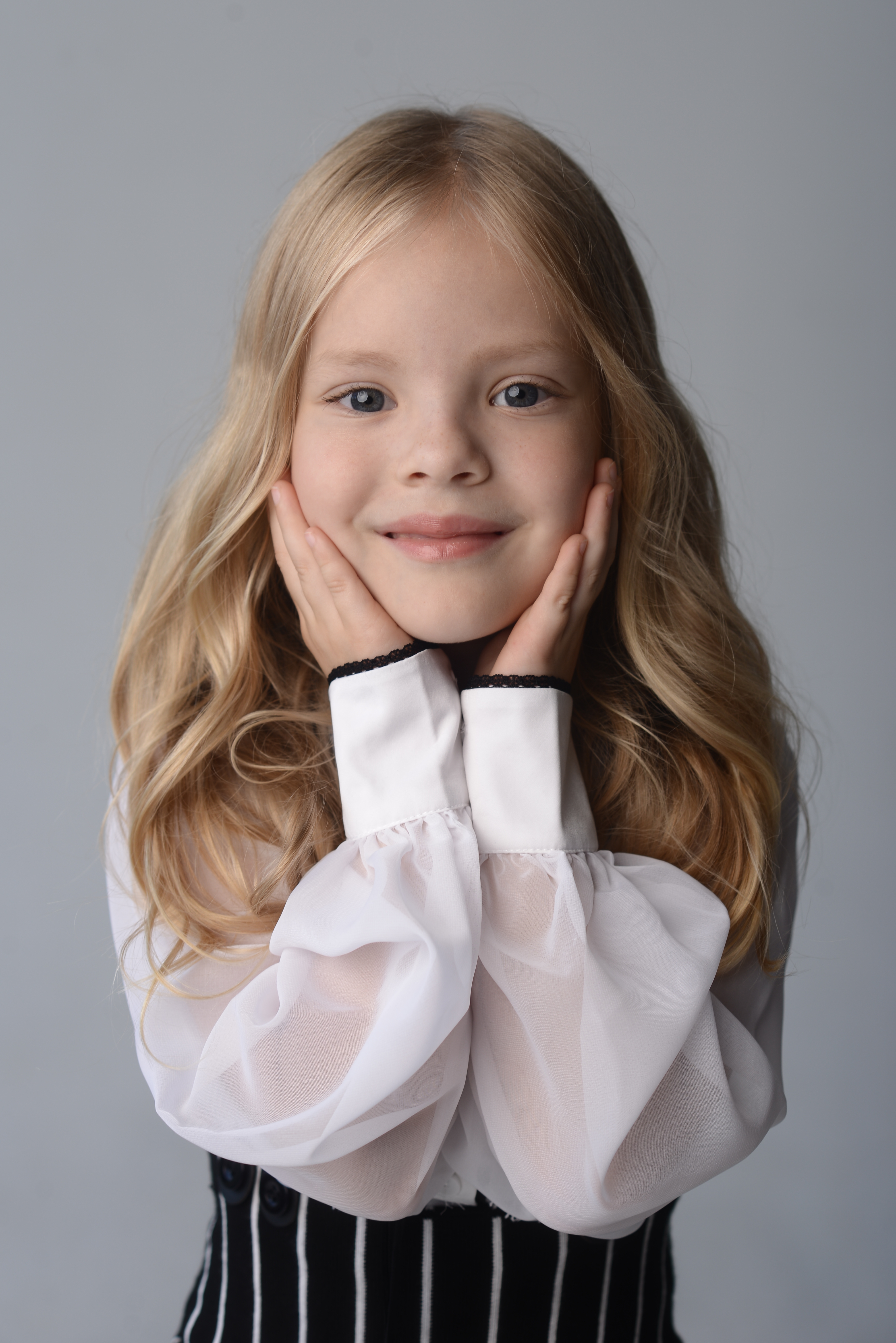 Обложка песни Дельфины