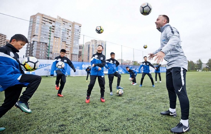 В Газпром-Академии стартовал тренировочный сбор команды из Китая