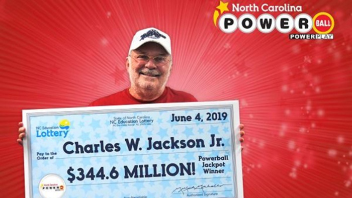 Мужчина выиграл в лотерею почти $350 млн благодаря счастливой печеньке