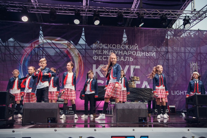 В новом розыгрыше "Фабрики подарков" будут разыграны билеты на концерт Детского хора "Великан"
