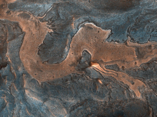 На поверхности Марса разглядели китайского дракона! Откуда он там взялся?