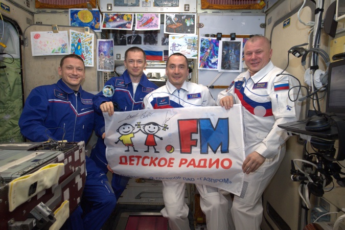 Рисунки победителей конкурса "Детское радио в космосе" прибыли на МКС