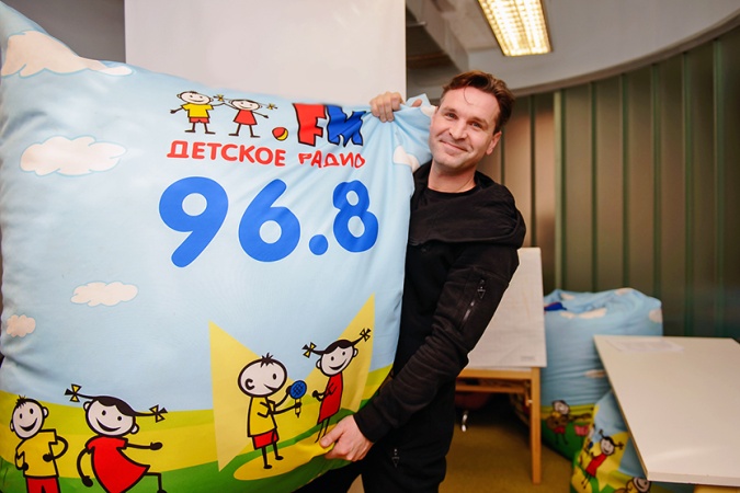 В эфире Детского радио о своем детстве рассказал Виктор Добронравов