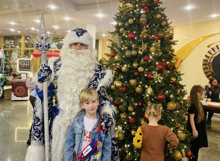 Новогоднее представление для любителей пони-спорта