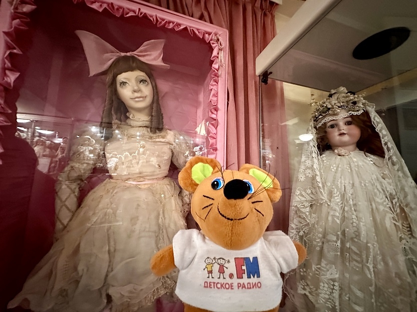 Мышик в Музее уникальных кукол