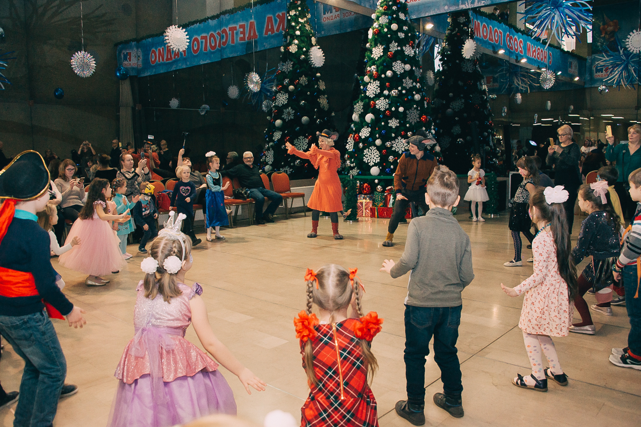 Ёлка Детского радио: Веснушка и Кипятоша в Школе Волшебников